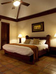 hidden_valley_room_02