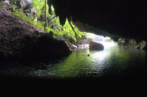 Belize Cavetubing